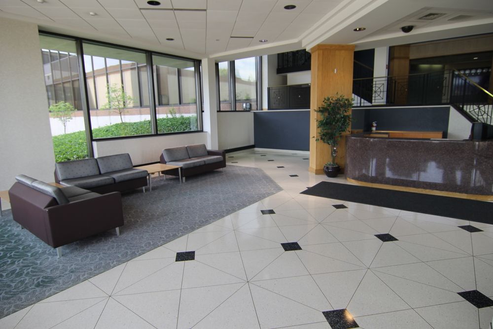 Magnavox Way Corporate Center: 1700 Magnavox Way, Fort Wayne, IN 46804
